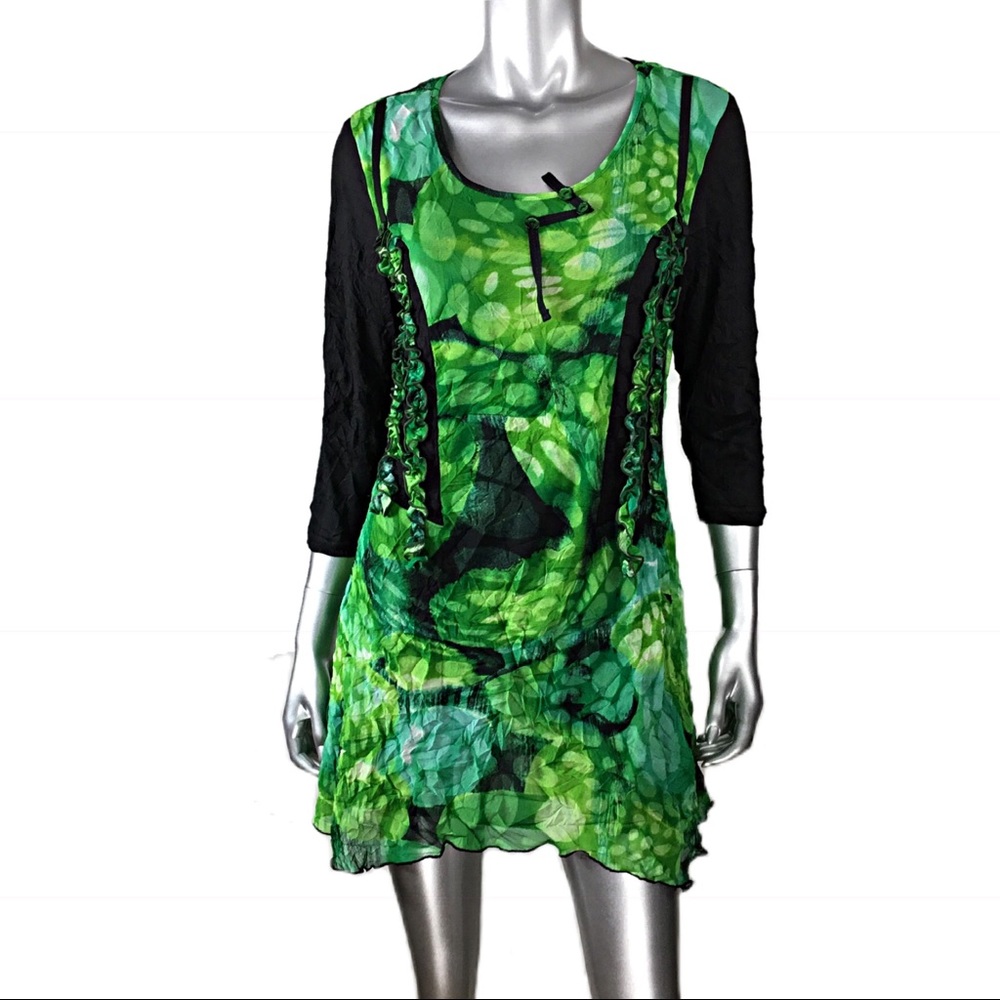lanalee Green and Black Print Ruffled Tunic Large